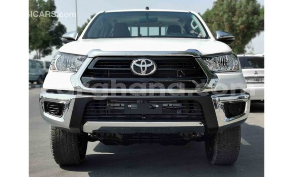 Sayi Imported Toyota Hilux White Mota in Import - Dubai a Ashanti Sayi Imported Toyota Hilux White Mota in Import - Dubai a Ashanti