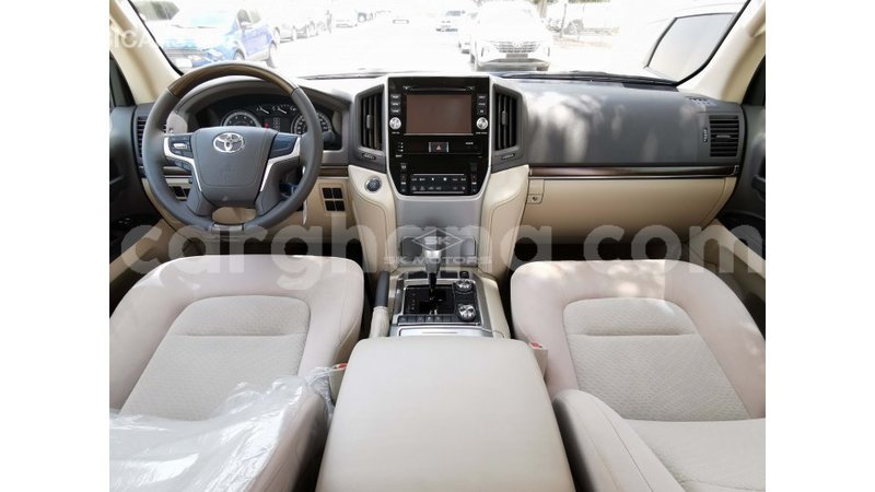 Big with watermark toyota land cruiser ashanti import dubai 35448