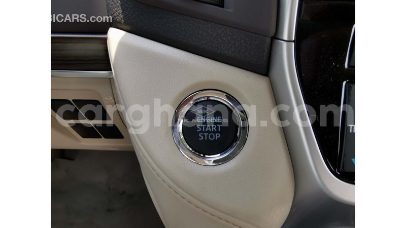 Big with watermark toyota land cruiser ashanti import dubai 35448