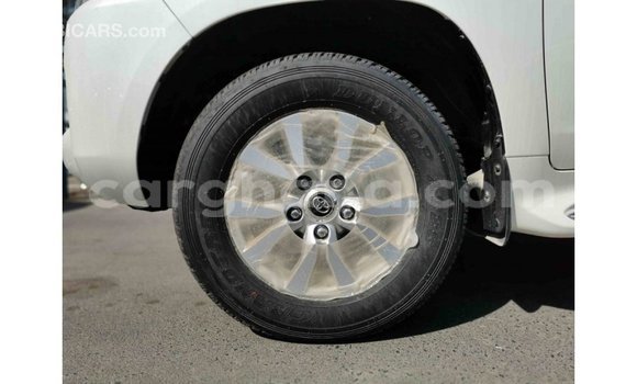 Sayi Imported Toyota Land Cruiser White Mota in Import - Dubai a Ashanti Sayi Imported Toyota Land Cruiser White Mota in Import - Dubai a Ashanti