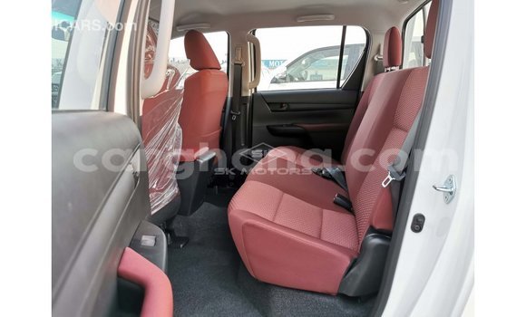 Buy Import Toyota Hilux White Car in Import - Dubai in Ashanti Buy Import Toyota Hilux White Car in Import - Dubai in Ashanti