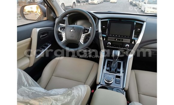 Sayi Imported Mitsubishi Montero White Mota in Import - Dubai a Ashanti Sayi Imported Mitsubishi Montero White Mota in Import - Dubai a Ashanti