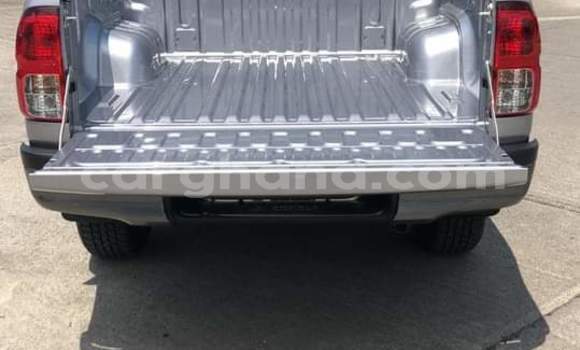 Sayi Na hannu Toyota Hilux Surf Azurfa Mota in Sekondi–Takoradi Metropolitan a Yamma Sayi Na hannu Toyota Hilux Surf Azurfa Mota in Sekondi–Takoradi Metropolitan a Yamma