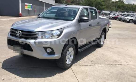 Sayi Na hannu Toyota Hilux Surf Azurfa Mota in Sekondi–Takoradi Metropolitan a Yamma Sayi Na hannu Toyota Hilux Surf Azurfa Mota in Sekondi–Takoradi Metropolitan a Yamma