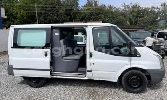 Sayi Na hannu Ford Fiesta White Mota in Sekondi–Takoradi Metropolitan a Yamma Sayi Na hannu Ford Fiesta White Mota in Sekondi–Takoradi Metropolitan a Yamma