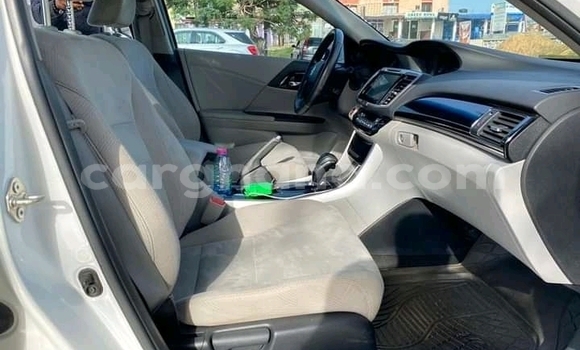 Buy Used Honda Accord White Car in Accra in Greater Accra Buy Used Honda Accord White Car in Accra in Greater Accra