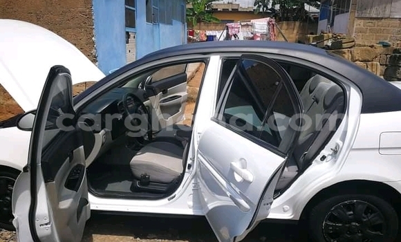 Sayi Na hannu Hyundai Accent White Mota in Accra a Greater Accra Sayi Na hannu Hyundai Accent White Mota in Accra a Greater Accra