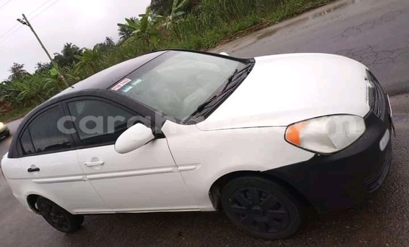 Sayi Na hannu Hyundai Accent White Mota in Accra a Greater Accra Sayi Na hannu Hyundai Accent White Mota in Accra a Greater Accra