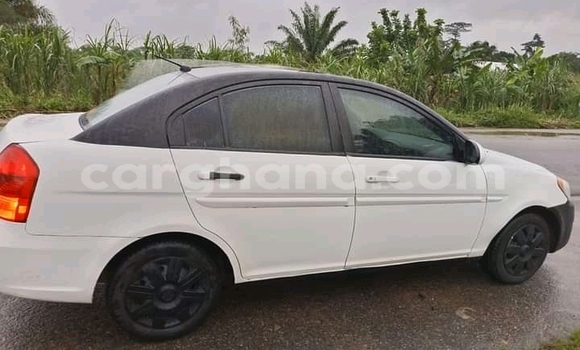 Sayi Na hannu Hyundai Accent White Mota in Accra a Greater Accra Sayi Na hannu Hyundai Accent White Mota in Accra a Greater Accra