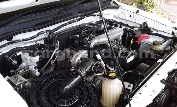 Buy Used Toyota Hilux White Car in Accra in Greater Accra Buy Used Toyota Hilux White Car in Accra in Greater Accra