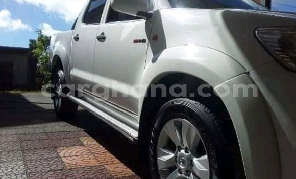 Buy Used Toyota Hilux White Car in Accra in Greater Accra Buy Used Toyota Hilux White Car in Accra in Greater Accra