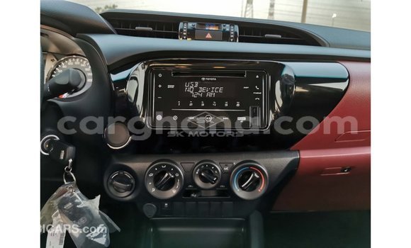 Ra Imported Toyota Hilux funfun Ọkọ̀ in Import - Dubai ni Ashanti Ra Imported Toyota Hilux funfun Ọkọ̀ in Import - Dubai ni Ashanti