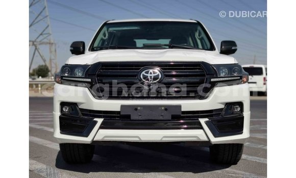 Sayi Imported Toyota Land Cruiser White Mota in Import - Dubai a Ashanti Sayi Imported Toyota Land Cruiser White Mota in Import - Dubai a Ashanti