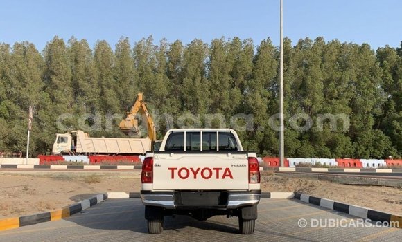 Ra Imported Toyota Hilux funfun Ọkọ̀ in Import - Dubai ni Ashanti Ra Imported Toyota Hilux funfun Ọkọ̀ in Import - Dubai ni Ashanti
