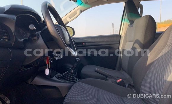 Ra Imported Toyota Hilux funfun Ọkọ̀ in Import - Dubai ni Ashanti Ra Imported Toyota Hilux funfun Ọkọ̀ in Import - Dubai ni Ashanti