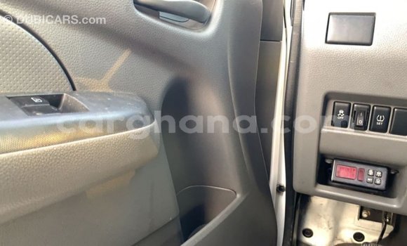 Ra Imported Nissan Urvan funfun Ọkọ̀ in Import - Dubai ni Ashanti Ra Imported Nissan Urvan funfun Ọkọ̀ in Import - Dubai ni Ashanti