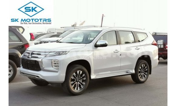 Buy Import Mitsubishi Montero White Car in Import - Dubai in Ashanti Buy Import Mitsubishi Montero White Car in Import - Dubai in Ashanti