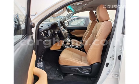 Sayi Imported Toyota Fortuner White Mota in Import - Dubai a Ashanti Sayi Imported Toyota Fortuner White Mota in Import - Dubai a Ashanti