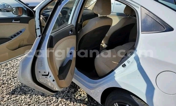 Buy Used Hyundai Accent White Car in Accra in Greater Accra Buy Used Hyundai Accent White Car in Accra in Greater Accra