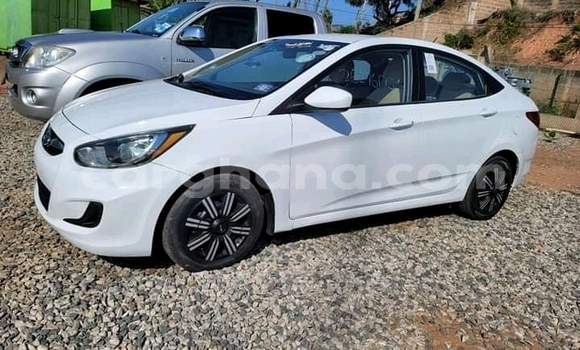 Buy Used Hyundai Accent White Car in Accra in Greater Accra Buy Used Hyundai Accent White Car in Accra in Greater Accra