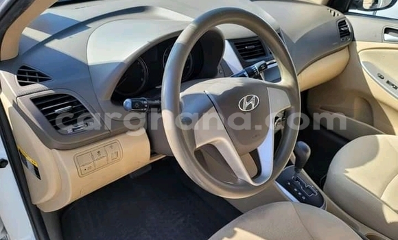 Buy Used Hyundai Accent White Car in Accra in Greater Accra Buy Used Hyundai Accent White Car in Accra in Greater Accra
