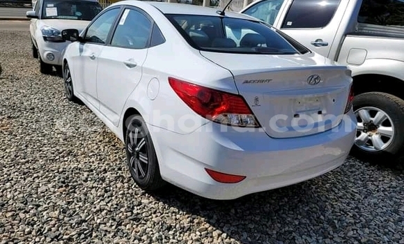 Buy Used Hyundai Accent White Car in Accra in Greater Accra Buy Used Hyundai Accent White Car in Accra in Greater Accra