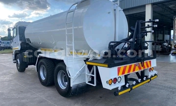 Buy Used Nissan 370Z White Car in Accra in Greater Accra