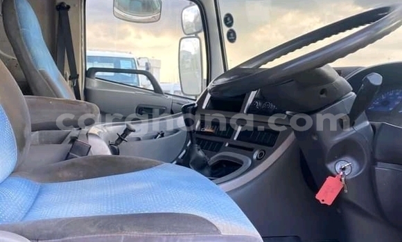 Ra Àlòkù Nissan 370Z funfun Ọkọ̀ in Accra ni Greater Accra Ra Àlòkù Nissan 370Z funfun Ọkọ̀ in Accra ni Greater Accra