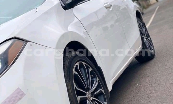 Sayi Na hannu Toyota Corolla White Mota in Accra a Greater Accra Sayi Na hannu Toyota Corolla White Mota in Accra a Greater Accra