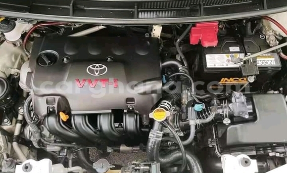 Ra Àlòkù Toyota Vios funfun Ọkọ̀ in Accra ni Greater Accra Ra Àlòkù Toyota Vios funfun Ọkọ̀ in Accra ni Greater Accra