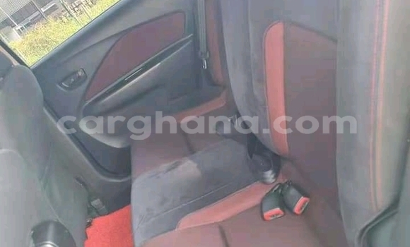 Ra Àlòkù Toyota Vios funfun Ọkọ̀ in Accra ni Greater Accra Ra Àlòkù Toyota Vios funfun Ọkọ̀ in Accra ni Greater Accra