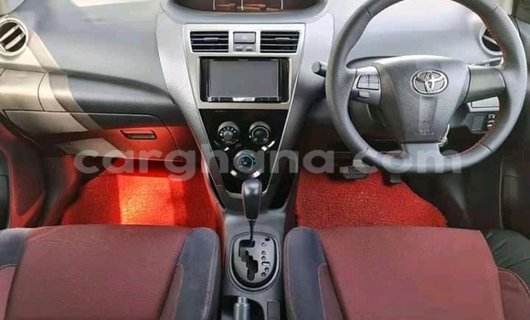 Ra Àlòkù Toyota Vios funfun Ọkọ̀ in Accra ni Greater Accra Ra Àlòkù Toyota Vios funfun Ọkọ̀ in Accra ni Greater Accra