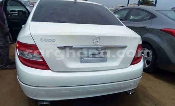Buy Used Mercedes‒Benz 300CD White Car in Accra in Greater Accra Buy Used Mercedes‒Benz 300CD White Car in Accra in Greater Accra