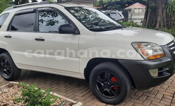 Sayi Na hannu Kia Sportage White Mota in Accra a Greater Accra