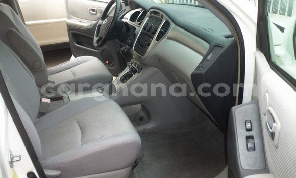 Buy Used Toyota Highlander White Car in Sekondi–Takoradi Metropolitan in Western Buy Used Toyota Highlander White Car in Sekondi–Takoradi Metropolitan in Western