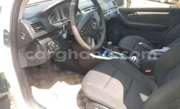 Sayi Na hannu Mercedes‒Benz ML–Class White Mota in Accra a Greater Accra Sayi Na hannu Mercedes‒Benz ML–Class White Mota in Accra a Greater Accra