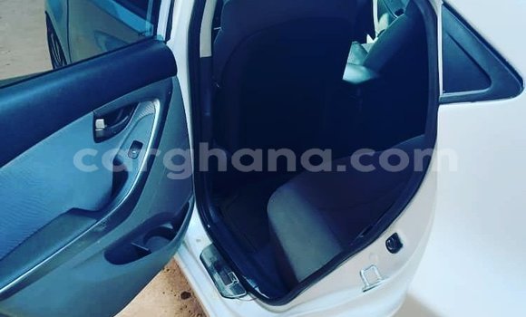 Buy Used Hyundai Elantra White Car in Sunyani in Brong-Ahafo Buy Used Hyundai Elantra White Car in Sunyani in Brong-Ahafo