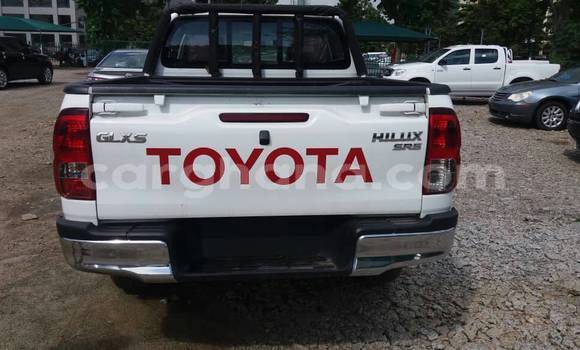 Ra Àlòkù Toyota Hilux funfun Ọkọ̀ in Sekondi–Takoradi Metropolitan ni Oorun Ra Àlòkù Toyota Hilux funfun Ọkọ̀ in Sekondi–Takoradi Metropolitan ni Oorun