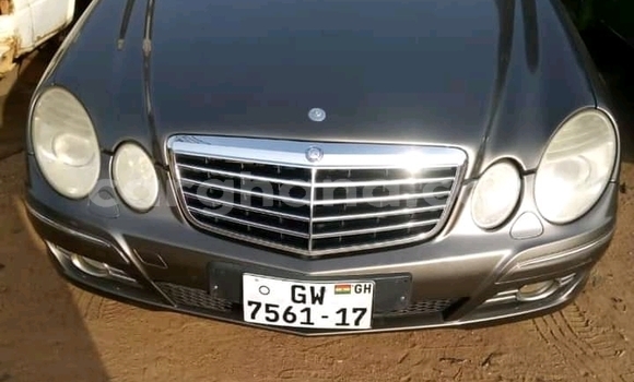Sayi Na hannu Mercedes-Benz E200 Sauran Mota in Accra a Greater Accra