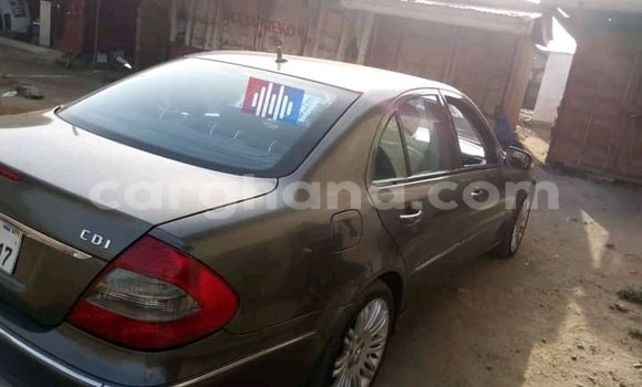 Ra Àlòkù Mercedes-Benz E200 Miiran Ọkọ̀ in Accra ni Greater Accra Ra Àlòkù Mercedes-Benz E200 Miiran Ọkọ̀ in Accra ni Greater Accra