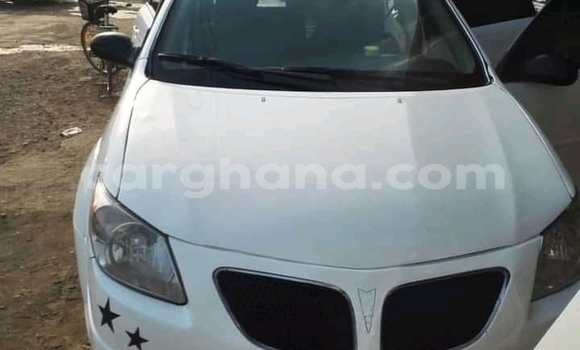 Buy Used Pontiac Vibe White Car in Accra in Greater Accra