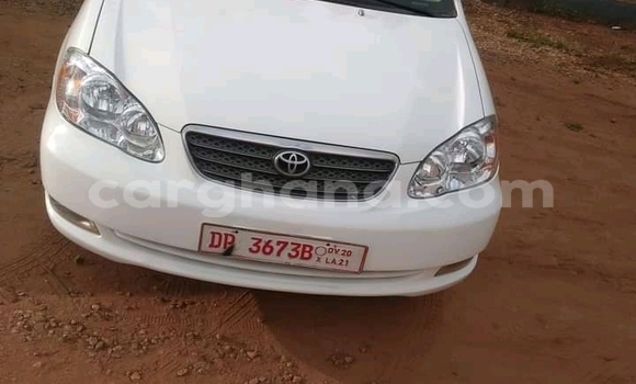 Ra Àlòkù Toyota Corolla funfun Ọkọ̀ in Accra ni Greater Accra