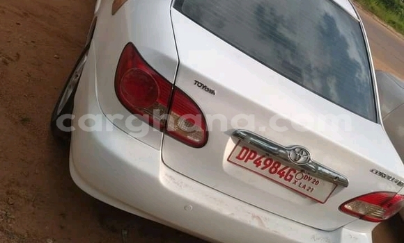 Sayi Na hannu Toyota Corolla White Mota in Accra a Greater Accra Sayi Na hannu Toyota Corolla White Mota in Accra a Greater Accra