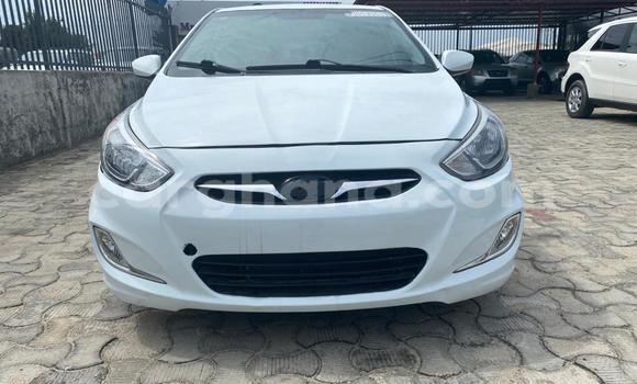 Ra Àlòkù Hyundai Accent funfun Ọkọ̀ in Sekondi–Takoradi Metropolitan ni Oorun Ra Àlòkù Hyundai Accent funfun Ọkọ̀ in Sekondi–Takoradi Metropolitan ni Oorun