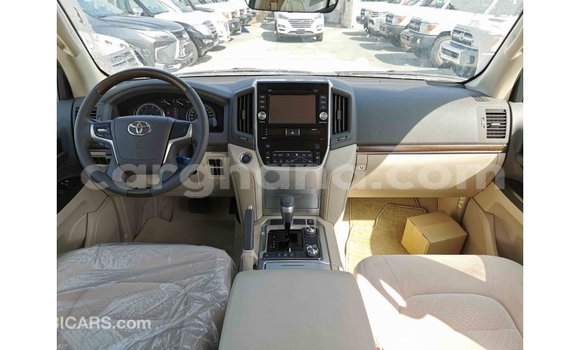 Sayi Imported Toyota Land Cruiser White Mota in Import - Dubai a Ashanti Sayi Imported Toyota Land Cruiser White Mota in Import - Dubai a Ashanti