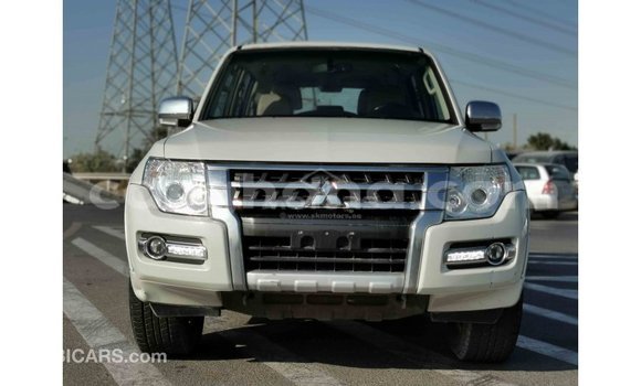 Sayi Imported Mitsubishi Pajero White Mota in Import - Dubai a Ashanti Sayi Imported Mitsubishi Pajero White Mota in Import - Dubai a Ashanti