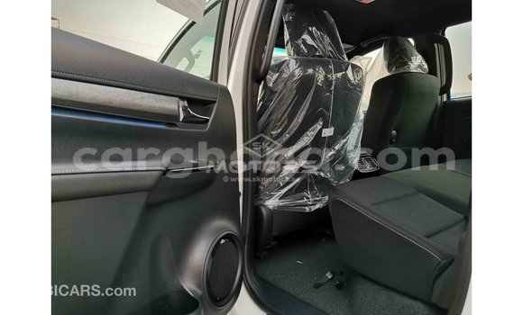 Sayi Imported Toyota Hilux White Mota in Import - Dubai a Ashanti Sayi Imported Toyota Hilux White Mota in Import - Dubai a Ashanti