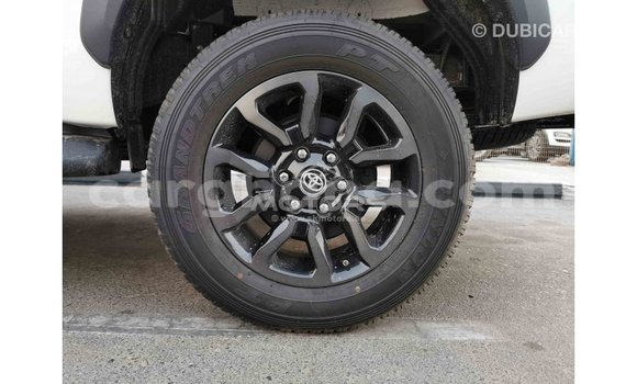 Sayi Imported Toyota Hilux White Mota in Import - Dubai a Ashanti Sayi Imported Toyota Hilux White Mota in Import - Dubai a Ashanti