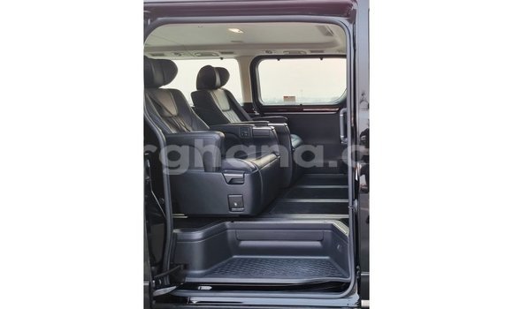 Sayi Imported Toyota Granvia Black Mota in Import - Dubai a Ashanti Sayi Imported Toyota Granvia Black Mota in Import - Dubai a Ashanti