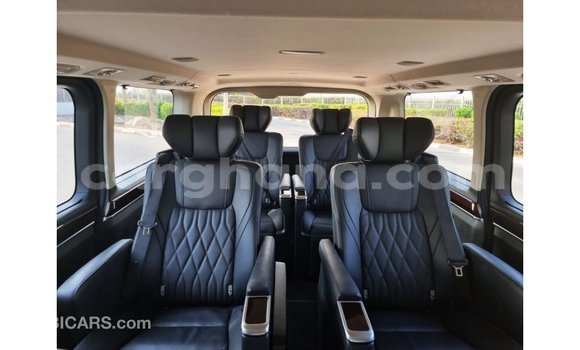 Sayi Imported Toyota Granvia Black Mota in Import - Dubai a Ashanti Sayi Imported Toyota Granvia Black Mota in Import - Dubai a Ashanti